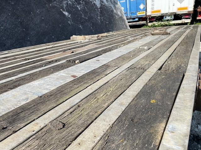 Kaiser - Semi-reboque plataforma/ Caixa aberta: foto 2 Kaiser - Semi-reboque plataforma/ Caixa aberta: foto 2