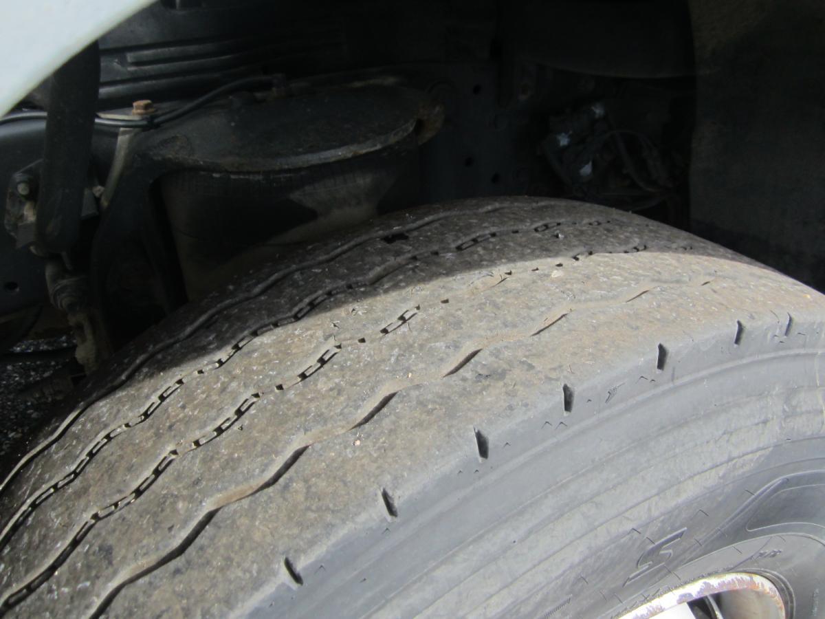 Caminhão de lixo Mercedes Axor 2533: foto 8