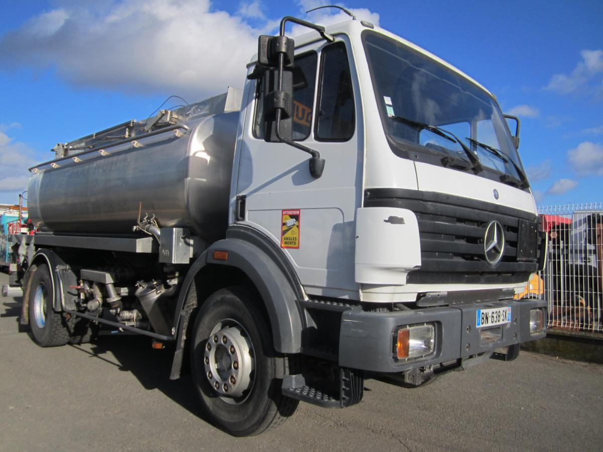 Mercedes SK 2024 - Caminhão tanque: foto 2 Mercedes SK 2024 - Caminhão tanque: foto 2