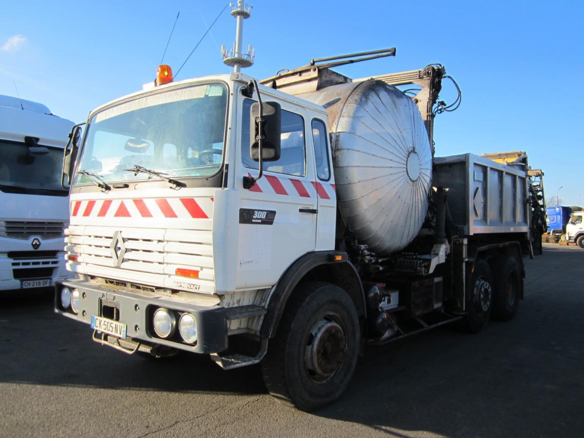 Renault G 300 - Distribuidor de asfalto: foto 1 Renault G 300 - Distribuidor de asfalto: foto 1