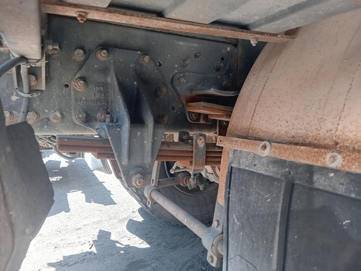 Renault Kerax 260 - Camião basculante: foto 4 Renault Kerax 260 - Camião basculante: foto 4
