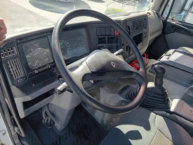 Renault Kerax 340 - Camião basculante: foto 3 Renault Kerax 340 - Camião basculante: foto 3