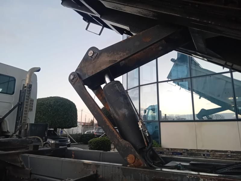 Renault Kerax 410 DXI - Camião basculante: foto 4 Renault Kerax 410 DXI - Camião basculante: foto 4