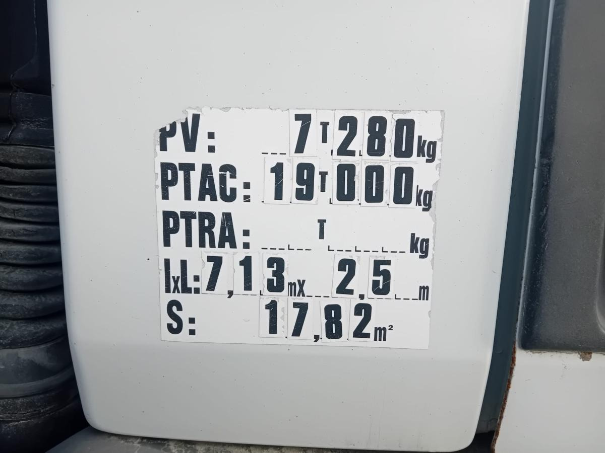 Renault Premium 250 - Caminhão tanque: foto 5 Renault Premium 250 - Caminhão tanque: foto 5