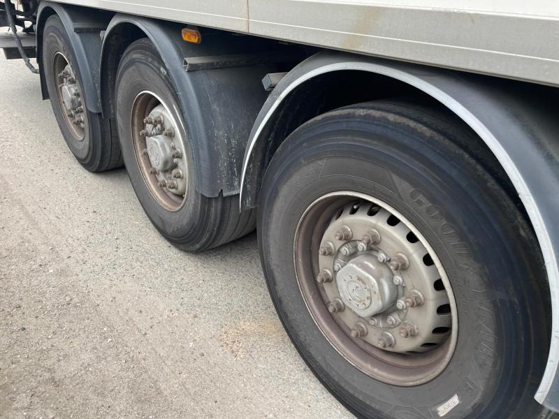 Samro - Semi-reboque furgão: foto 4 Samro - Semi-reboque furgão: foto 4