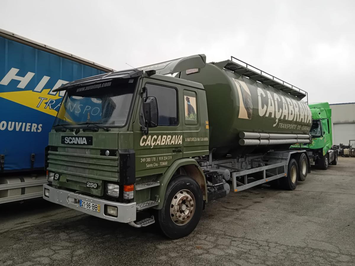 Scania 93 250 - Caminhão tanque: foto 1 Scania 93 250 - Caminhão tanque: foto 1