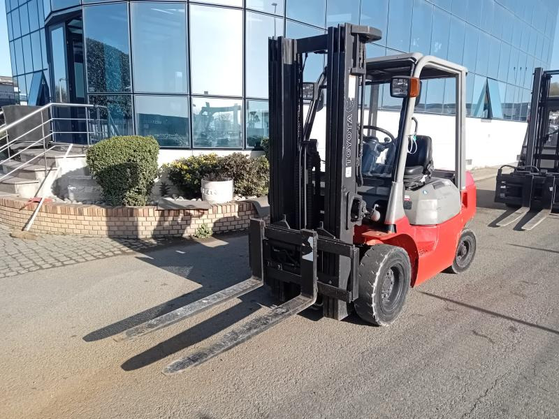 Toyota FD25 - Empilhadeira a diesel: foto 1 Toyota FD25 - Empilhadeira a diesel: foto 1