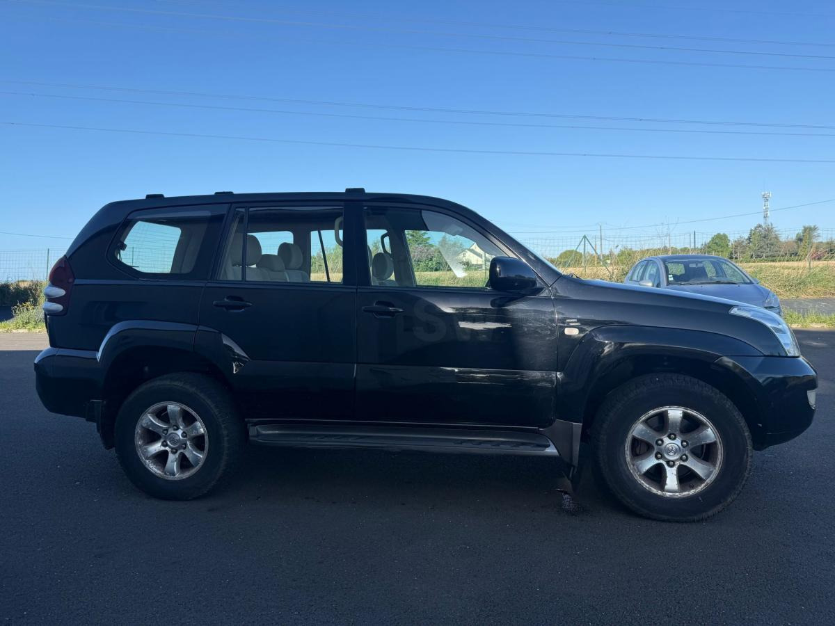 Toyota Land Cruiser - SUV: foto 2 Toyota Land Cruiser - SUV: foto 2