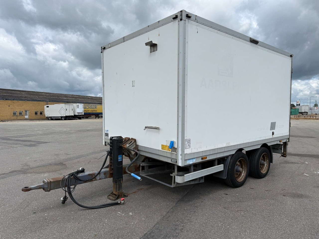 Blomenröhr 2 axle 7500 kg. Closed box / Koffer - Reboque furgão: foto 1 Blomenröhr 2 axle 7500 kg. Closed box / Koffer - Reboque furgão: foto 1