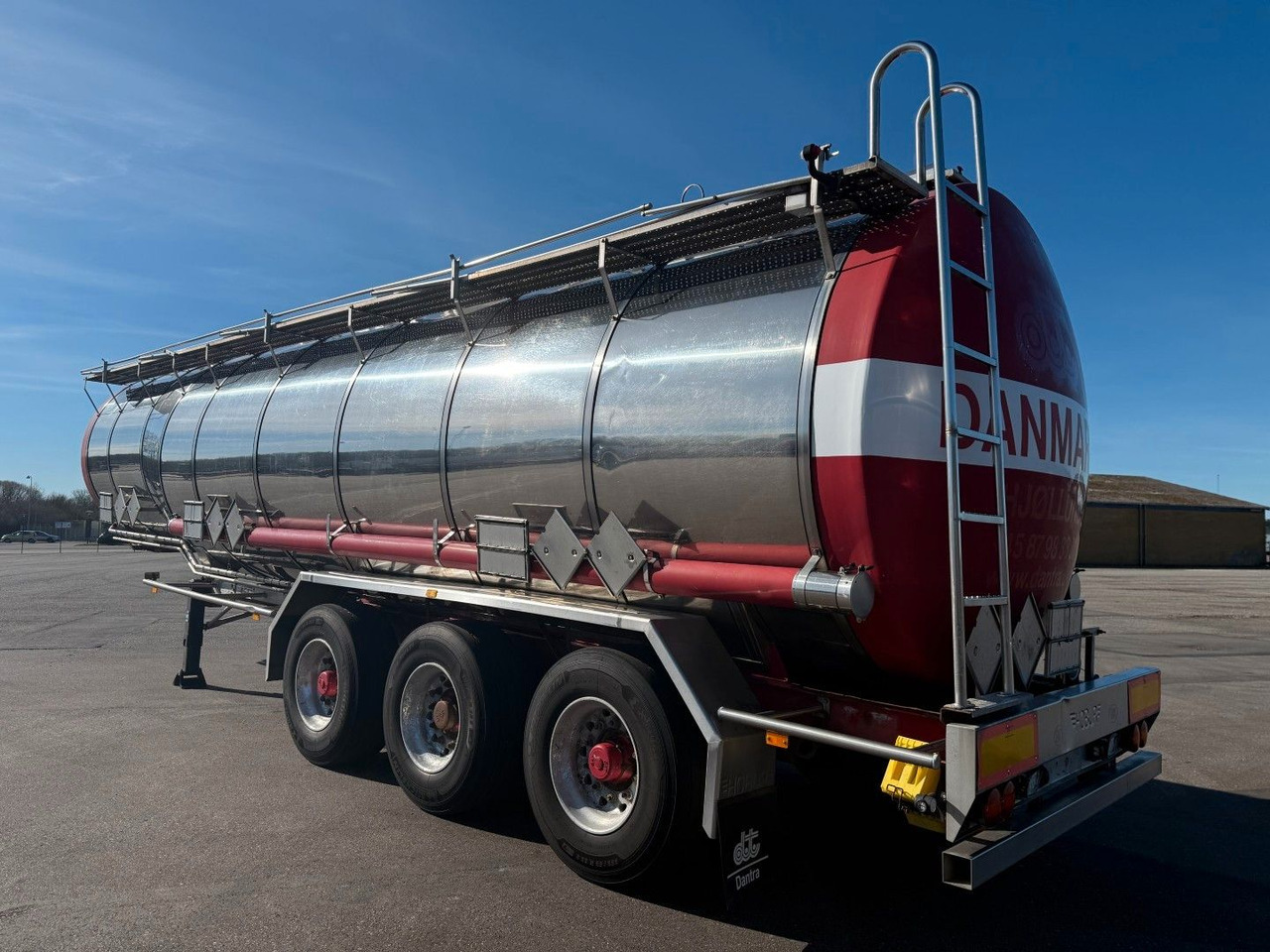 Semirreboque tanque novo Burg 3 axle 3 compartments 32.200 L ADR: foto 9 Semirreboque tanque novo Burg 3 axle 3 compartments 32.200 L ADR: foto 9