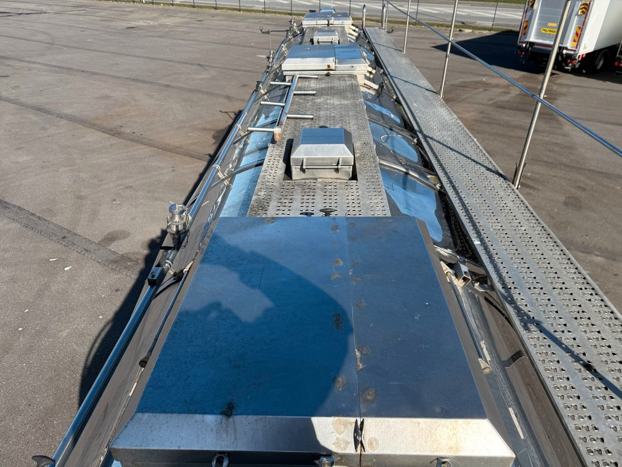 Semirreboque tanque novo Burg 3 axle 3 compartments 32.200 L ADR: foto 10 Semirreboque tanque novo Burg 3 axle 3 compartments 32.200 L ADR: foto 10