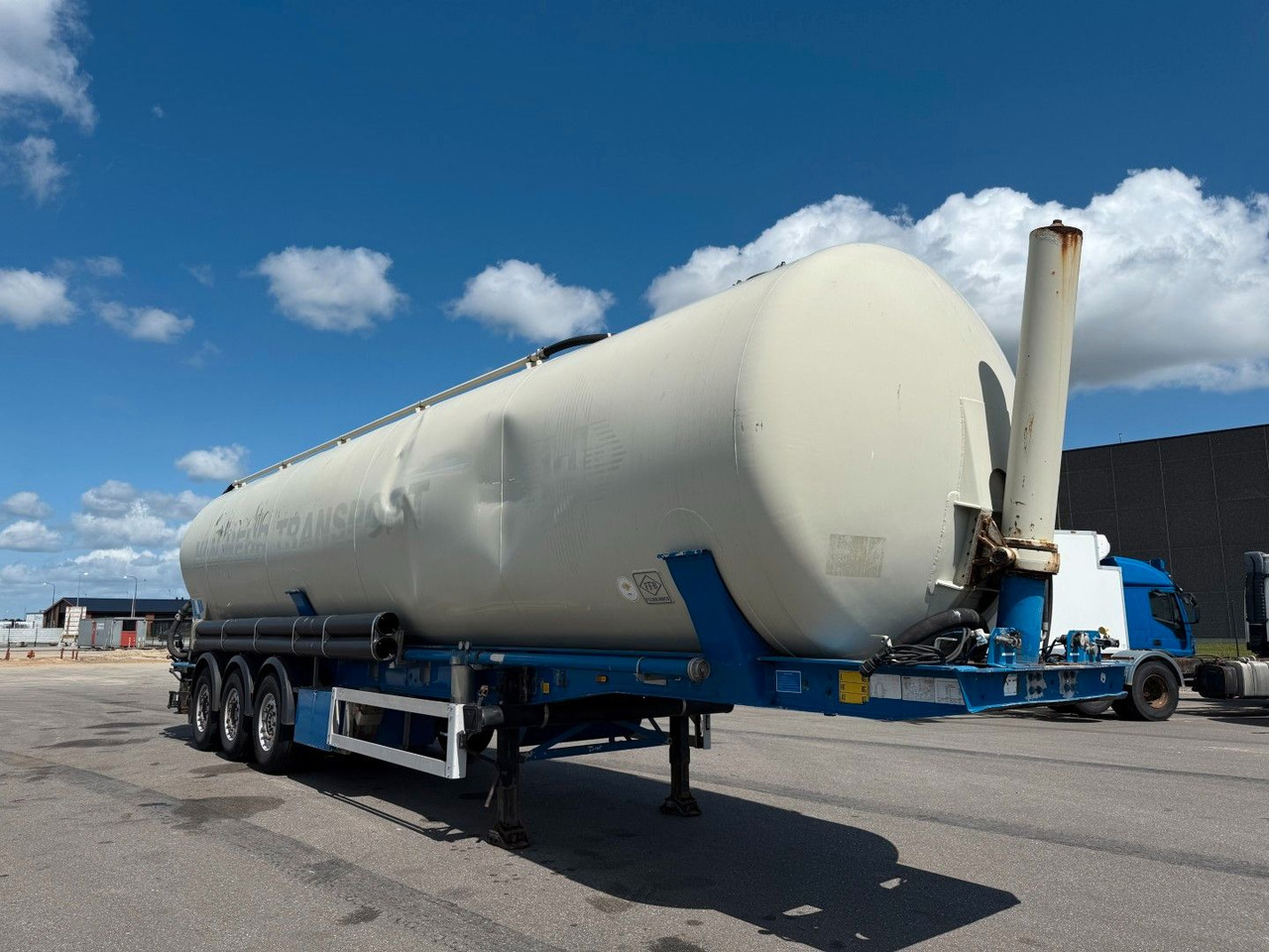 Feldbinder 3 axle 63 m3 Silo trailer Feldbinder 3 axle 63 m3 Silo trailer - Semirreboque silo: foto 2 Feldbinder 3 axle 63 m3 Silo trailer Feldbinder 3 axle 63 m3 Silo trailer - Semirreboque silo: foto 2