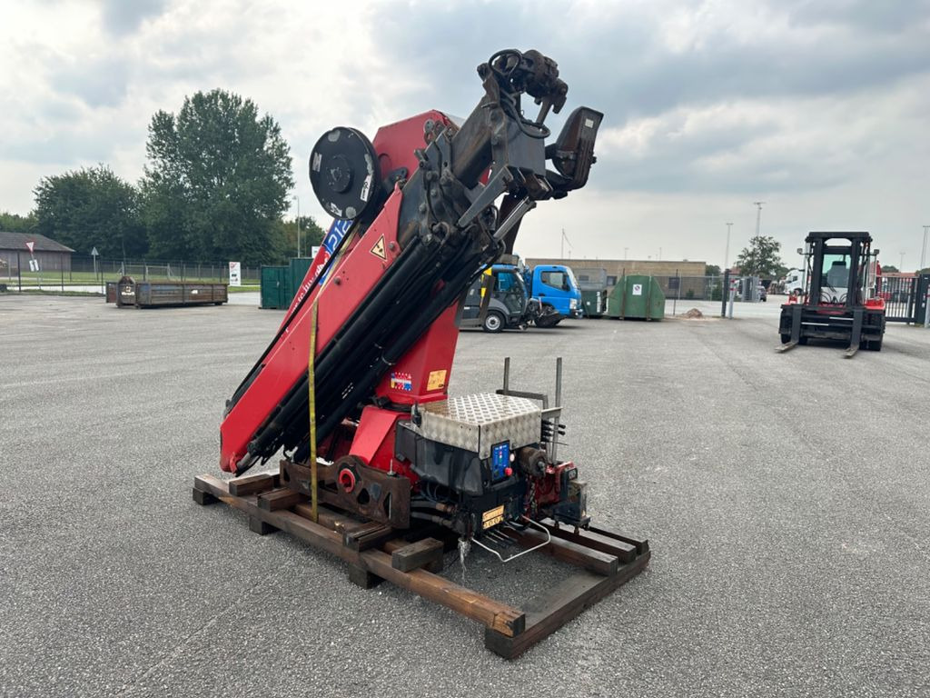 HMF 2120 K4 Radio Remote / Crane / Kran HMF 2120 K4 Radio Remote / Crane / Kran - Grua para camião: foto 3 HMF 2120 K4 Radio Remote / Crane / Kran HMF 2120 K4 Radio Remote / Crane / Kran - Grua para camião: foto 3