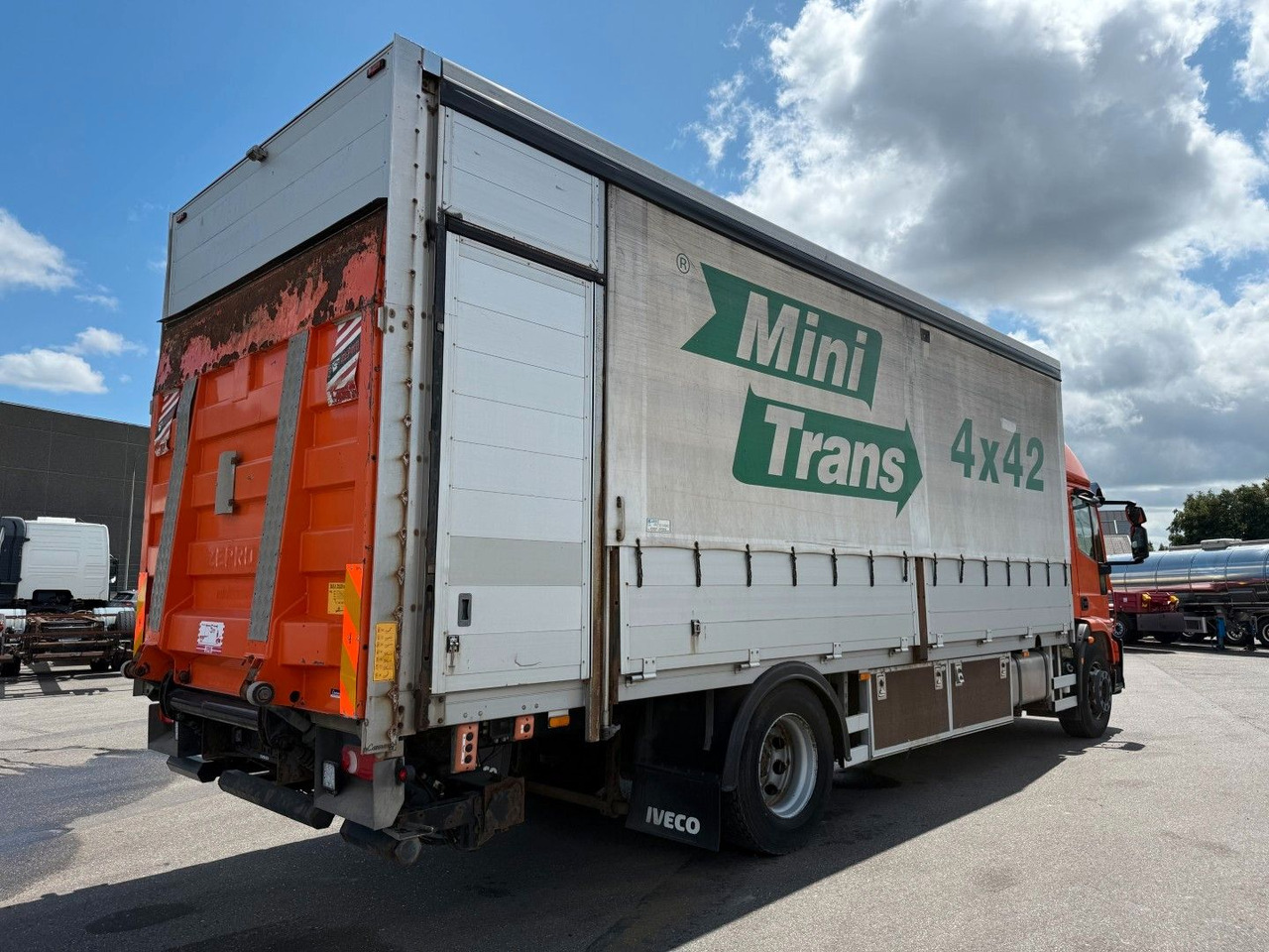 Iveco EuroCargo 180 E28 Euro 6 Freight Iveco EuroCargo 180 E28 Euro 6 Freight / Pritsche - Camião de lona: foto 3 Iveco EuroCargo 180 E28 Euro 6 Freight Iveco EuroCargo 180 E28 Euro 6 Freight / Pritsche - Camião de lona: foto 3