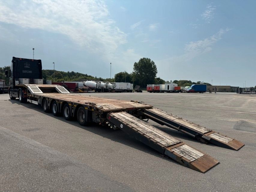 Kässbohrer 4 axle Extendable Machine Trailer - Semi-reboque baixa: foto 5 Kässbohrer 4 axle Extendable Machine Trailer - Semi-reboque baixa: foto 5