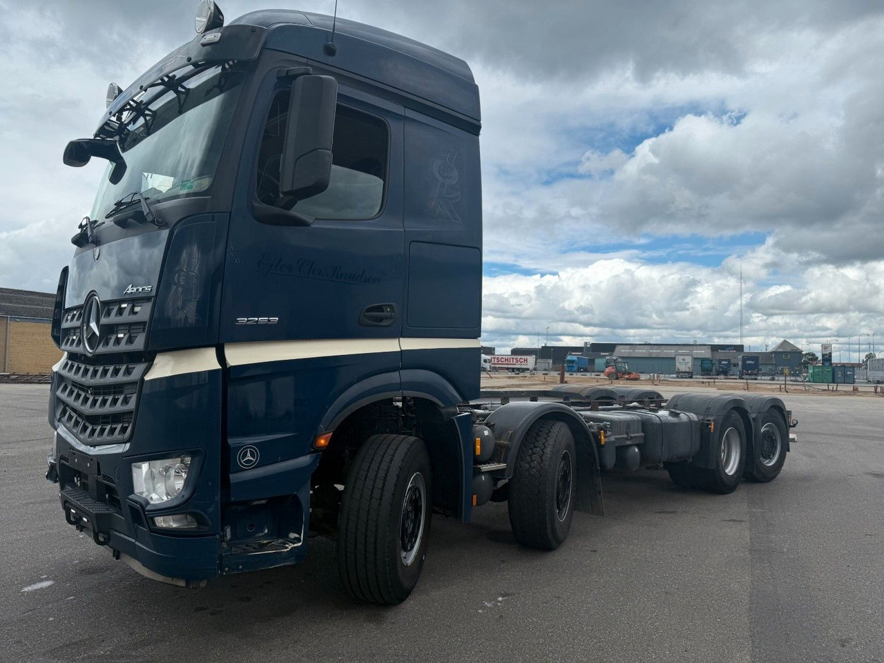 Camião chassi Mercedes-Benz Arocs 3253 8x26 Euro 6 Chassis / Fahrgestell: foto 16