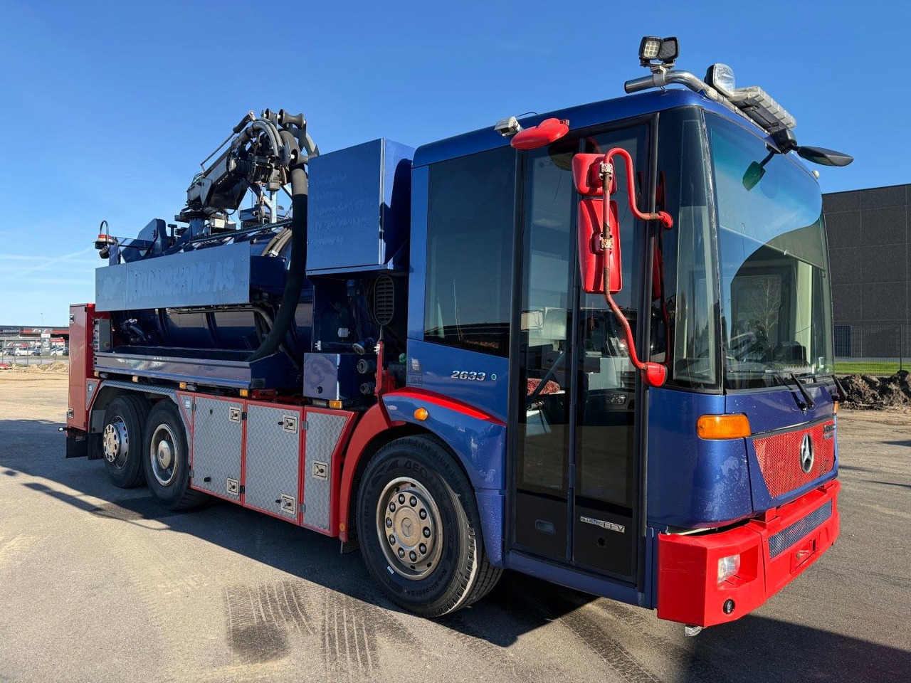 Mercedes-Benz Econic 2633 6x2*4 Hvidtved Larsen SLP309 Euro 5 - Caminhão limpa fossa: foto 2 Mercedes-Benz Econic 2633 6x2*4 Hvidtved Larsen SLP309 Euro 5 - Caminhão limpa fossa: foto 2