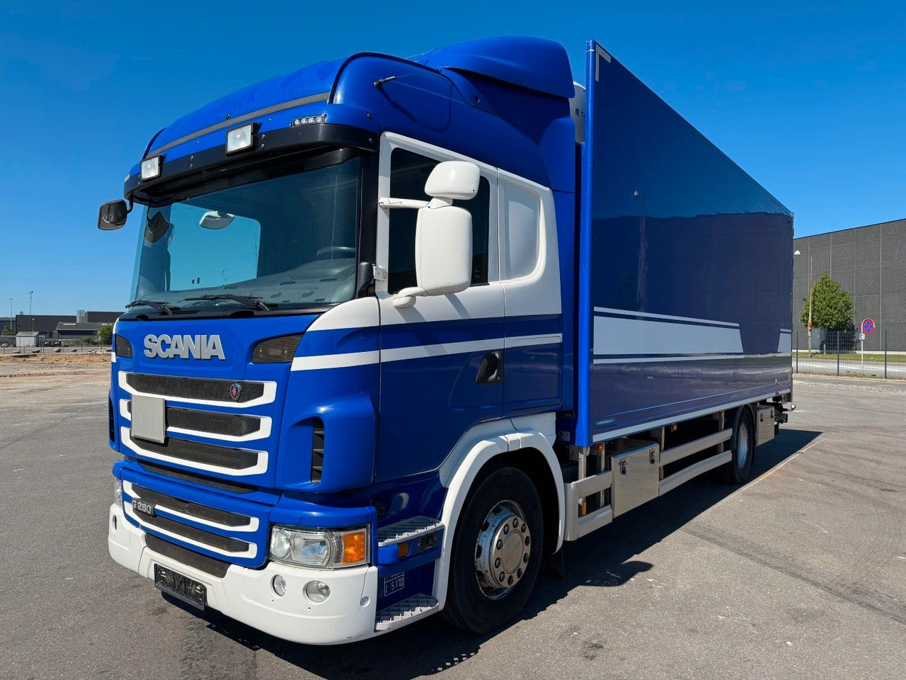 Scania G280 4x2 TK -800R Isokoffer Euro 6 - Camião furgão: foto 1 Scania G280 4x2 TK -800R Isokoffer Euro 6 - Camião furgão: foto 1
