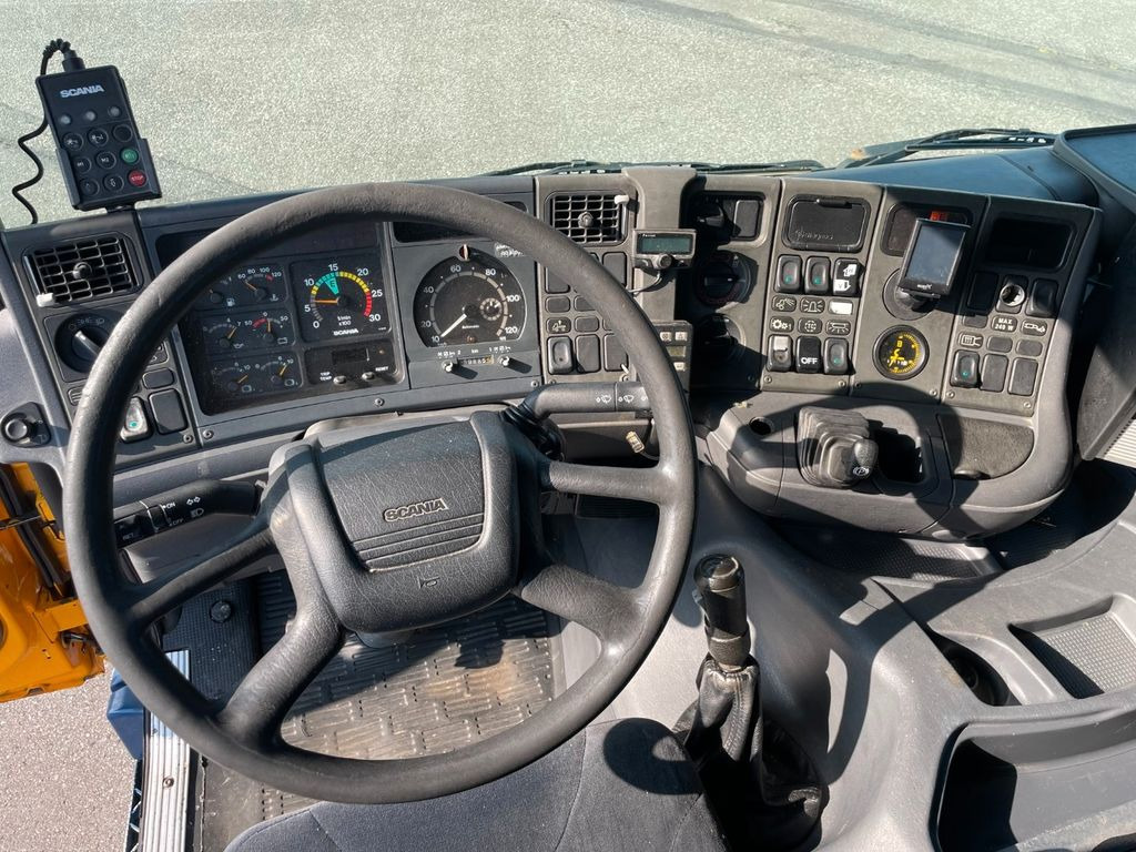 Camião de caixa aberta/ Plataforma Scania P94/230 LB 4x2 Euro 3 Schaltgetriebe: foto 9