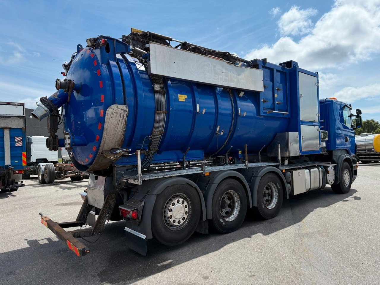 Scania R420 8x4*4 Vacuum Suction Disab Centurion P10 - Caminhão limpa fossa: foto 3 Scania R420 8x4*4 Vacuum Suction Disab Centurion P10 - Caminhão limpa fossa: foto 3