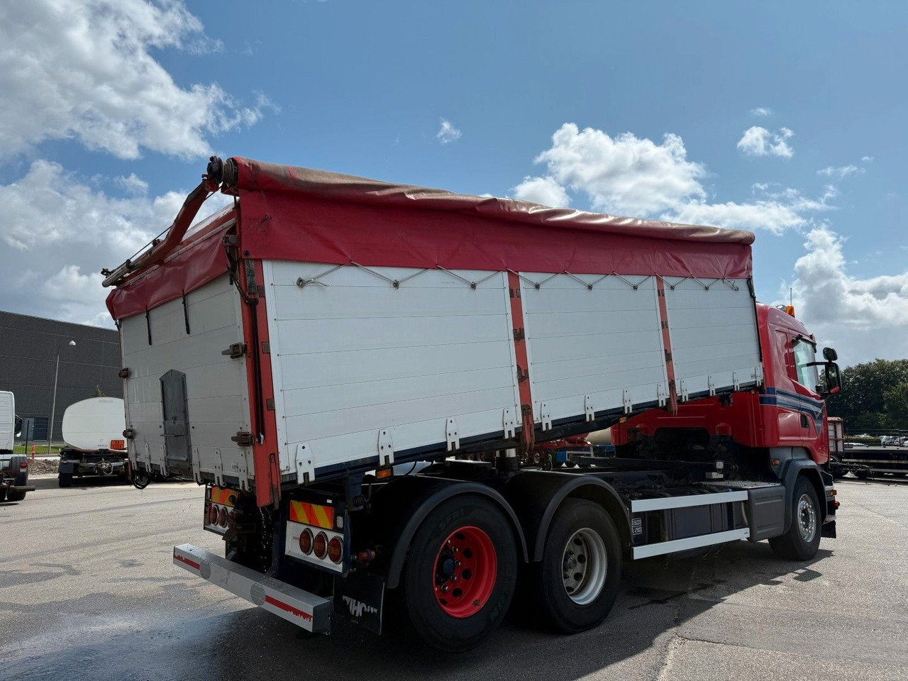 Scania R580 V8 6x2 Highline Euro 6 / Tipper / Kipper - Camião basculante: foto 3 Scania R580 V8 6x2 Highline Euro 6 / Tipper / Kipper - Camião basculante: foto 3