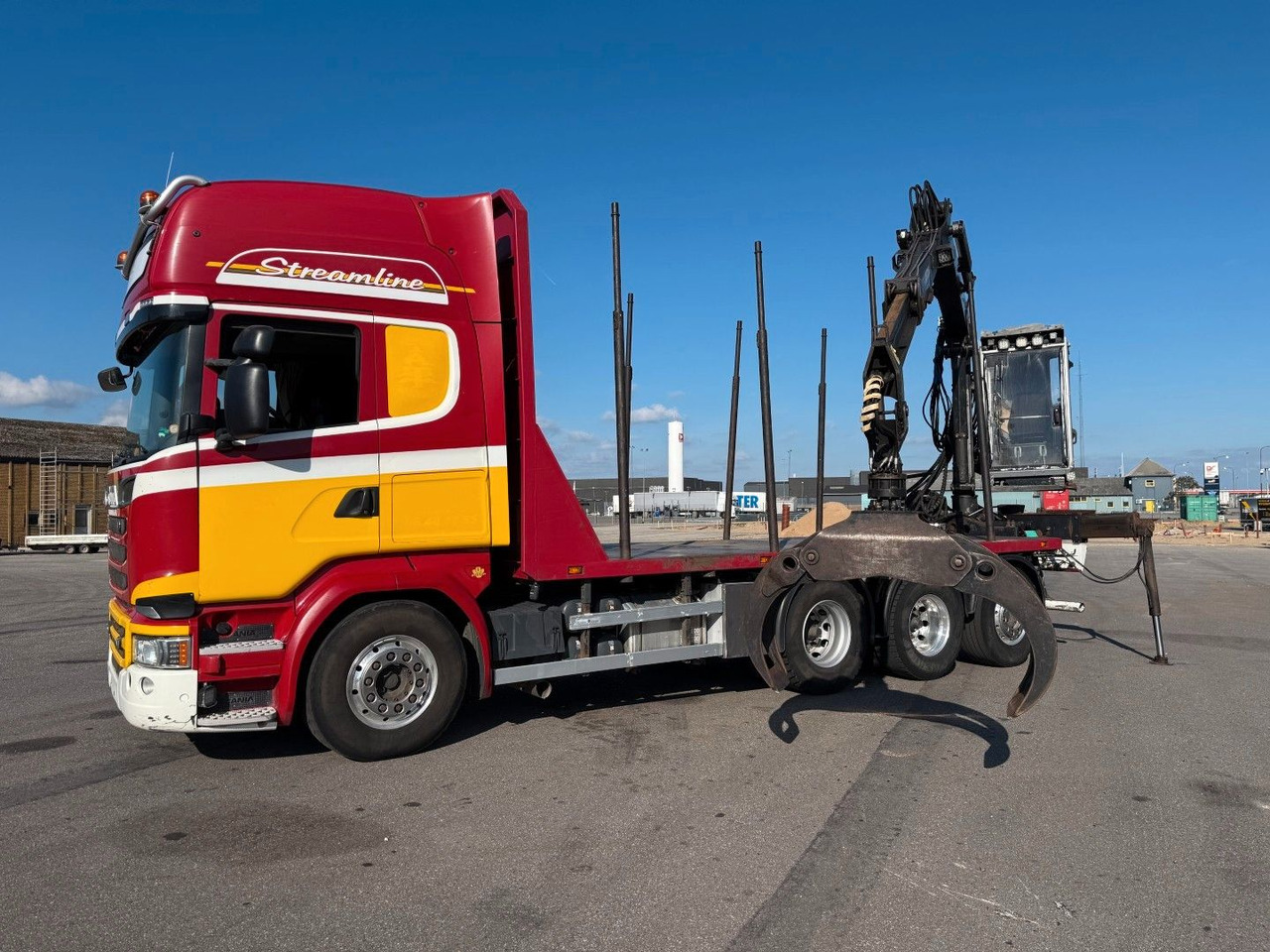 Scania R580 V8 8x4*4 Crane Kesla 21127 / Woodtransport - Camião grua: foto 1 Scania R580 V8 8x4*4 Crane Kesla 21127 / Woodtransport - Camião grua: foto 1