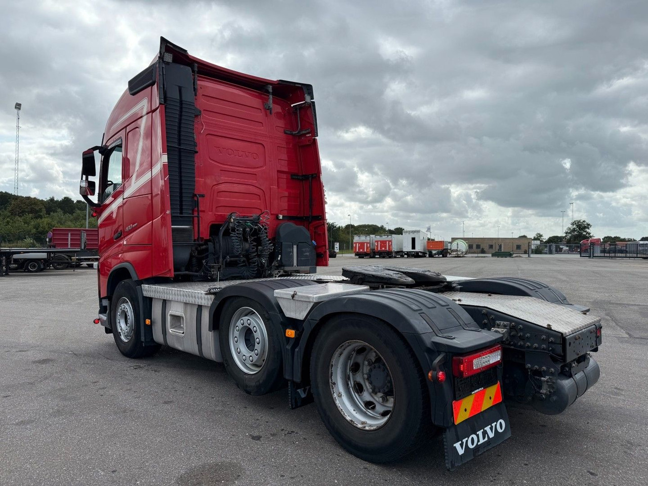 Volvo FH 460 6x2 Globetrotter Euro 6 - Tractor: foto 4 Volvo FH 460 6x2 Globetrotter Euro 6 - Tractor: foto 4