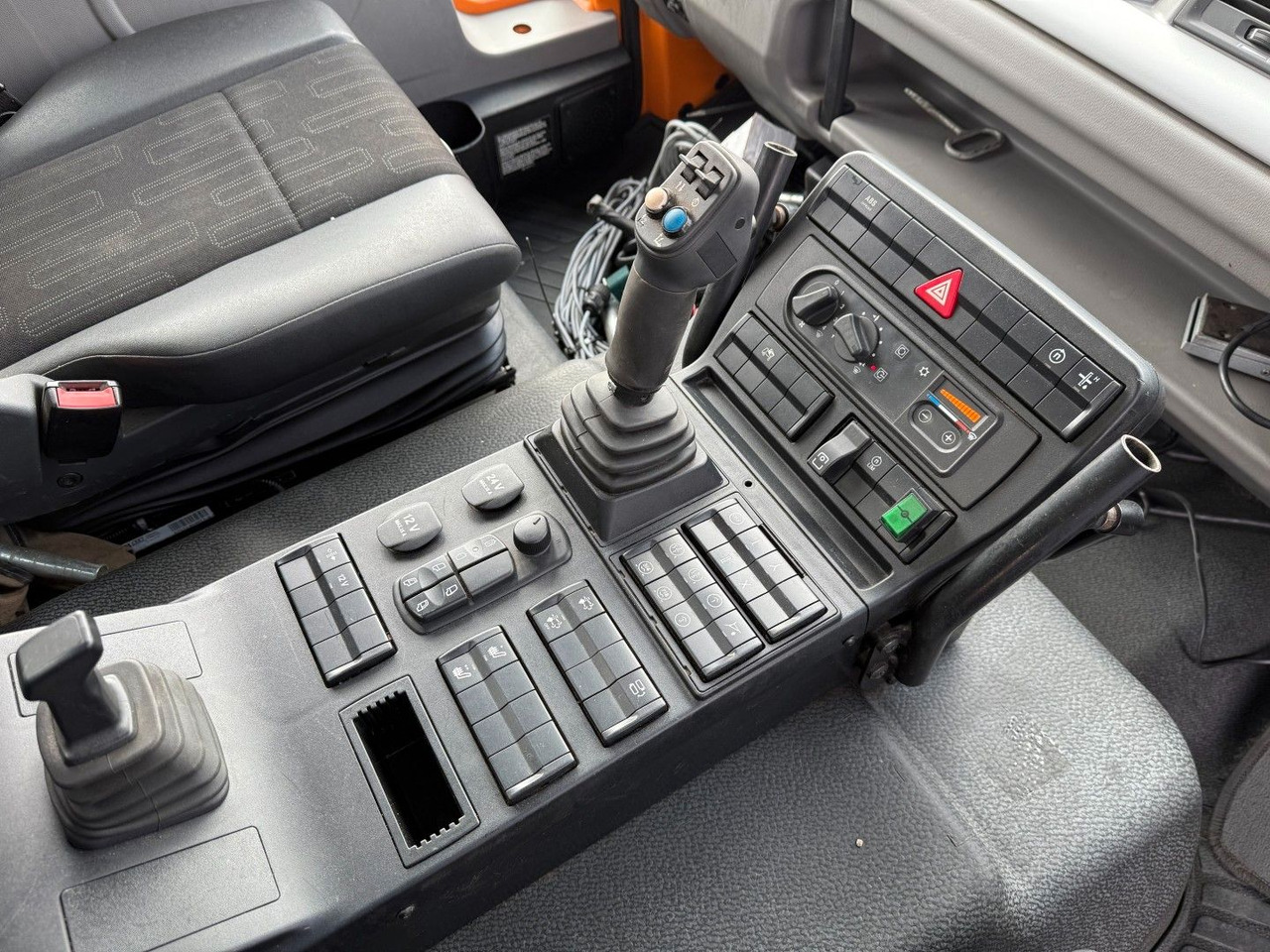 Camião basculante Unimog U427 4x4 Tipper / Kipper / Dücker Fräse BRS 15: foto 13 Camião basculante Unimog U427 4x4 Tipper / Kipper / Dücker Fräse BRS 15: foto 13