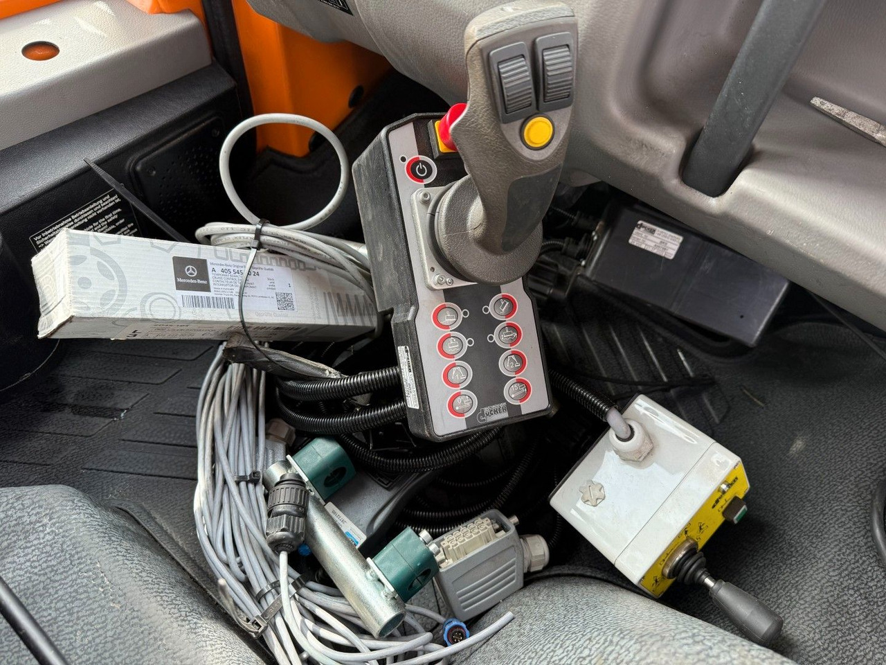 Camião basculante Unimog U427 4x4 Tipper / Kipper / Dücker Fräse BRS 15: foto 16 Camião basculante Unimog U427 4x4 Tipper / Kipper / Dücker Fräse BRS 15: foto 16