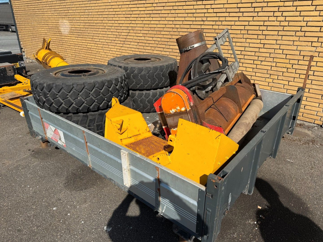 Camião basculante Unimog U500 4x4 / Dücker Kipper / Saug / Mäher  MKT 15R: foto 18