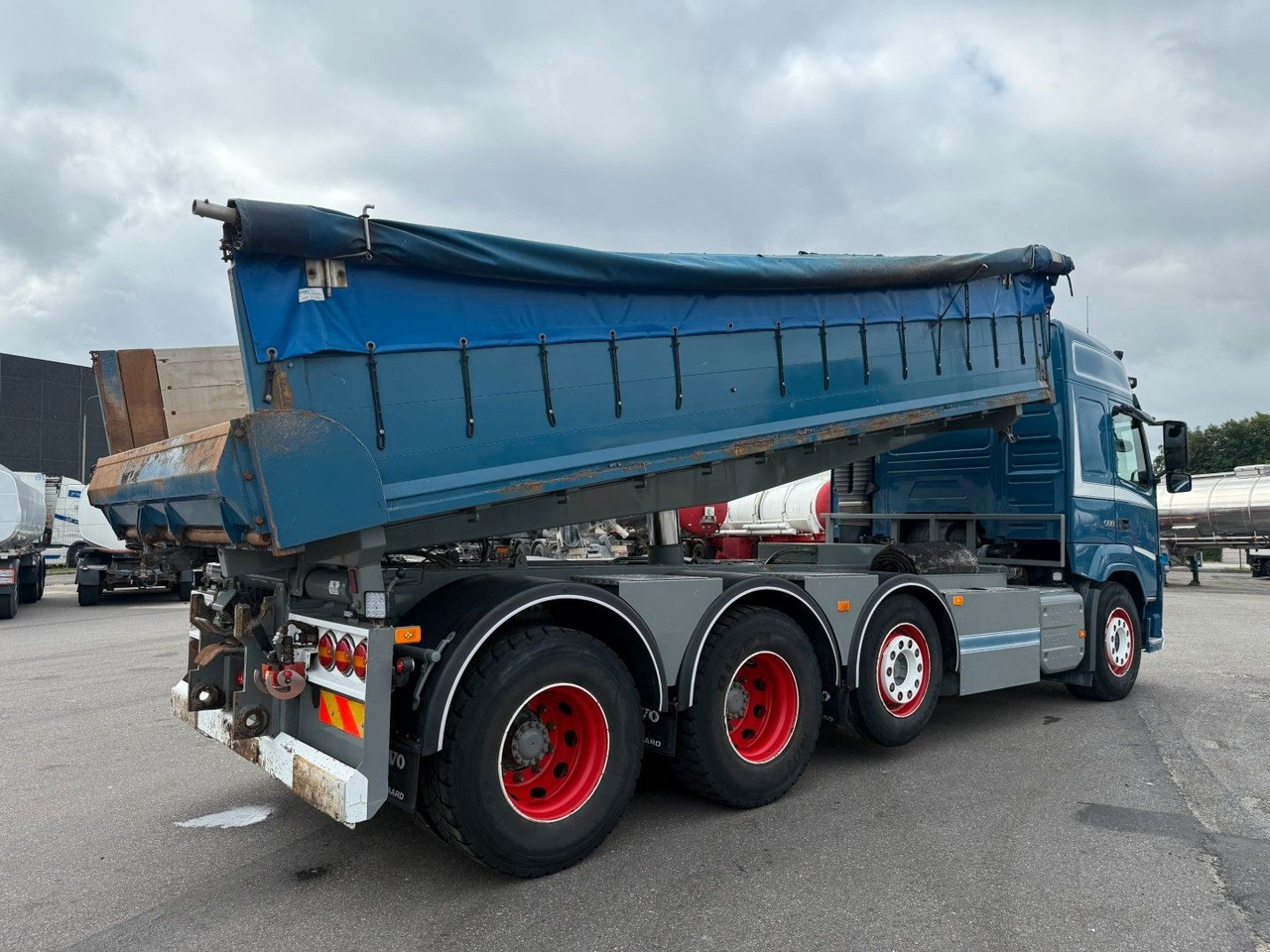 Volvo FM 500 8x4 Pushertridem 3 Way Tipper / Kipper - Camião basculante: foto 3 Volvo FM 500 8x4 Pushertridem 3 Way Tipper / Kipper - Camião basculante: foto 3
