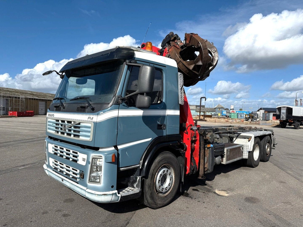 Volvo FM340 6x2*4 Kipper / Palfinger Epsilon 150Z96 - Camião grua: foto 1 Volvo FM340 6x2*4 Kipper / Palfinger Epsilon 150Z96 - Camião grua: foto 1