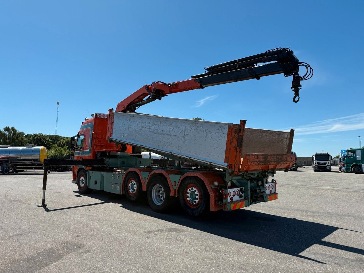 Volvo FM500 8x2*6 Crane HMF 2620 K5 Pendel Tipper - Camião grua: foto 4 Volvo FM500 8x2*6 Crane HMF 2620 K5 Pendel Tipper - Camião grua: foto 4