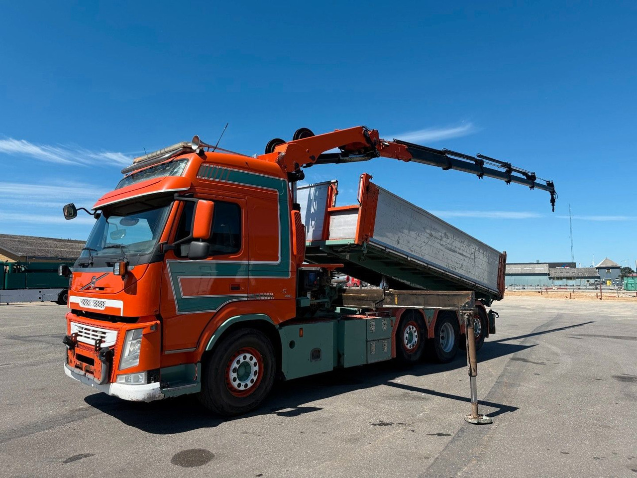 Volvo FM500 8x2*6 Crane HMF 2620 K5 Pendel Tipper - Camião grua: foto 1 Volvo FM500 8x2*6 Crane HMF 2620 K5 Pendel Tipper - Camião grua: foto 1