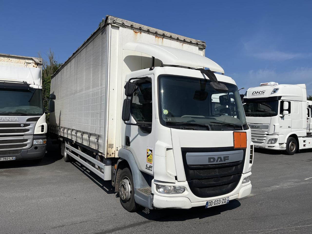 DAF LF 220 - Camião furgão: foto 1 DAF LF 220 - Camião furgão: foto 1