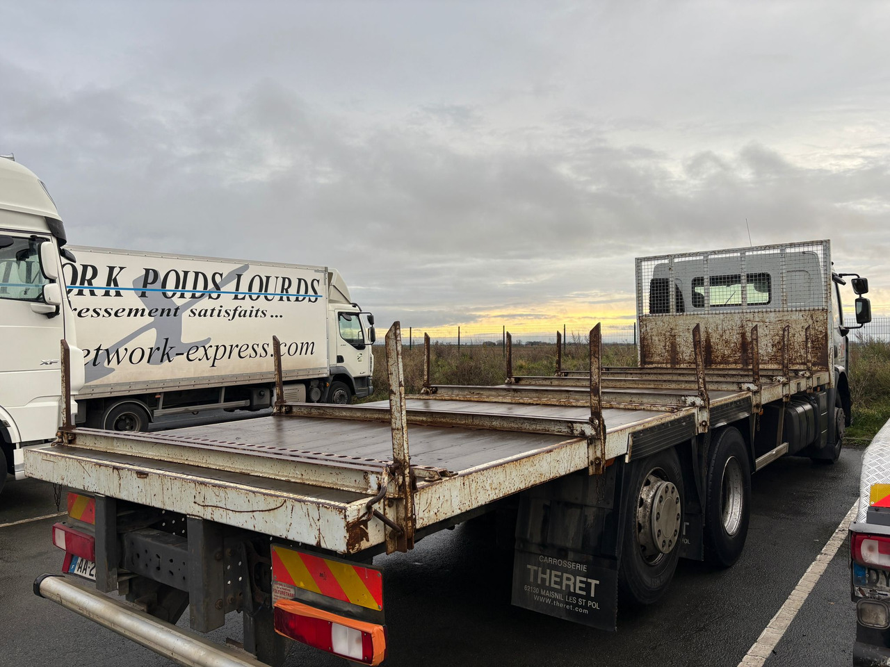 Renault Premium 370 DXI - Camião de caixa aberta/ Plataforma: foto 4 Renault Premium 370 DXI - Camião de caixa aberta/ Plataforma: foto 4