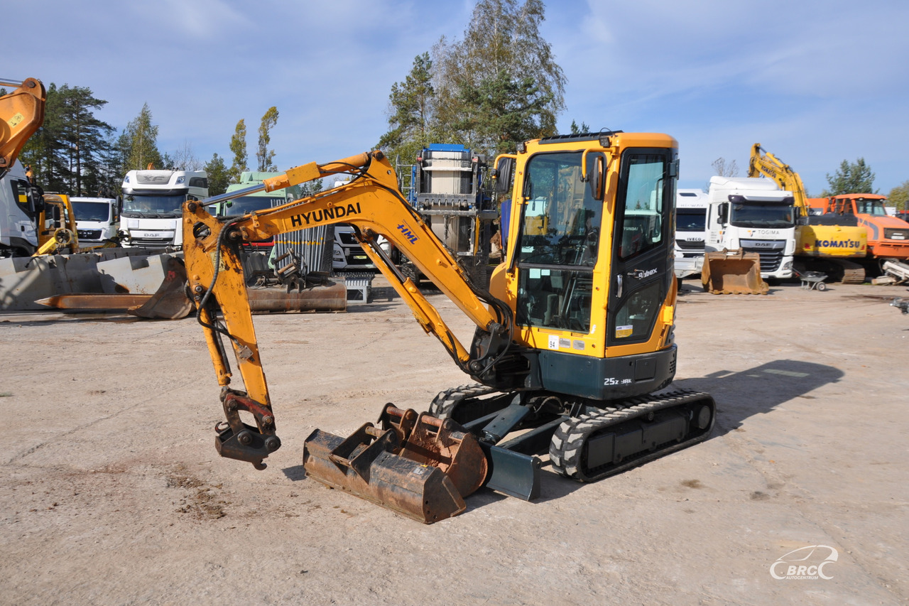 Hyundai R25Z-9AK - Mini escavadeira: foto 1 Hyundai R25Z-9AK - Mini escavadeira: foto 1