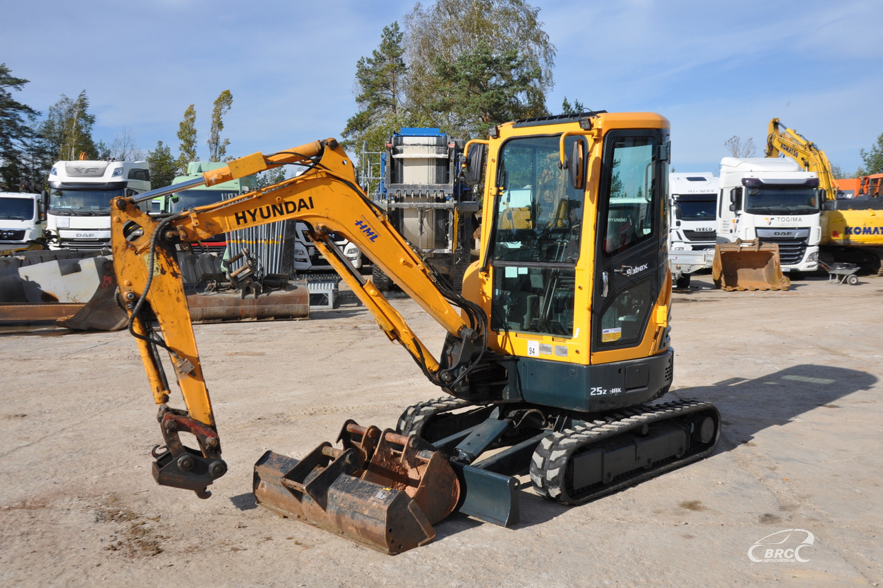 Hyundai R25Z-9AK - Mini escavadeira: foto 3 Hyundai R25Z-9AK - Mini escavadeira: foto 3