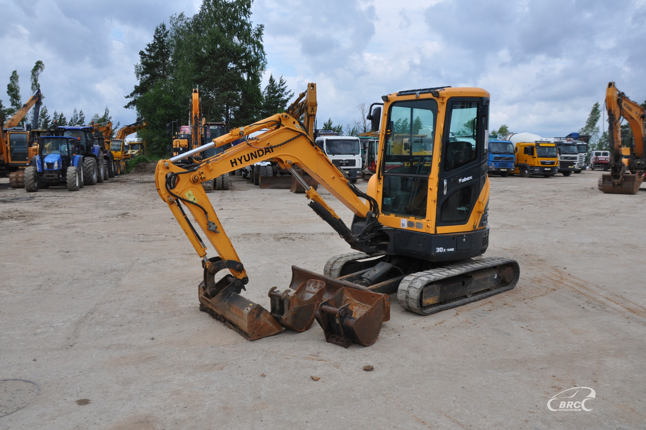 Hyundai R30Z-9AK - Mini escavadeira: foto 1 Hyundai R30Z-9AK - Mini escavadeira: foto 1