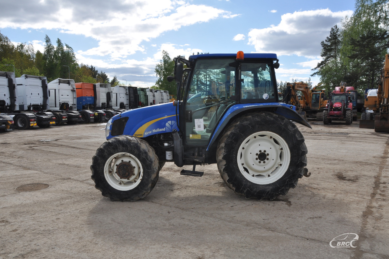 New Holland T5060 - Trator: foto 3 New Holland T5060 - Trator: foto 3
