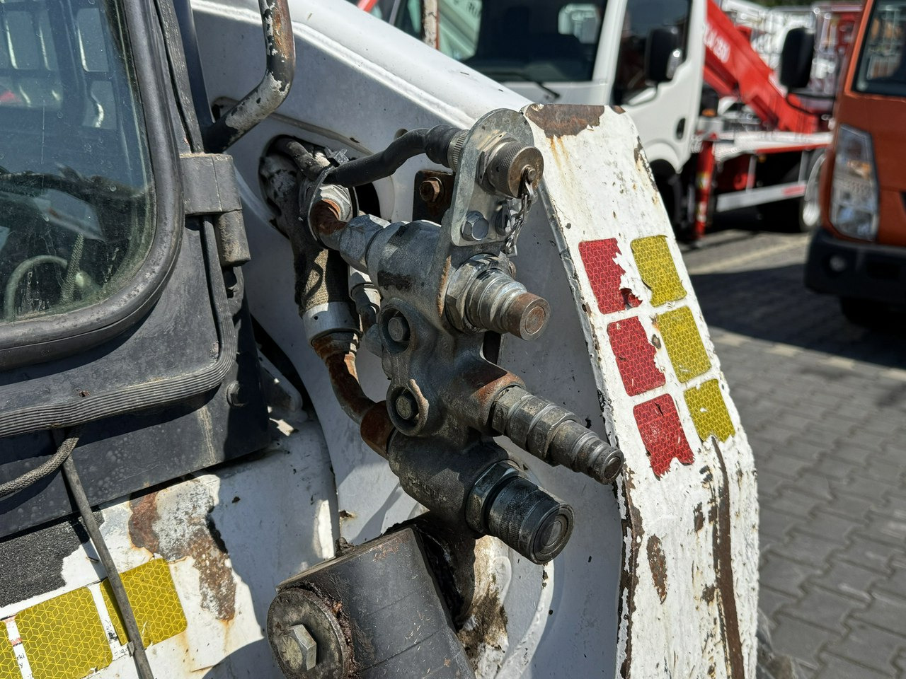 Bobcat S300 Joystick Mini Ładowarka Waga 3692kg - Mini pá carregadora: foto 4 Bobcat S300 Joystick Mini Ładowarka Waga 3692kg - Mini pá carregadora: foto 4