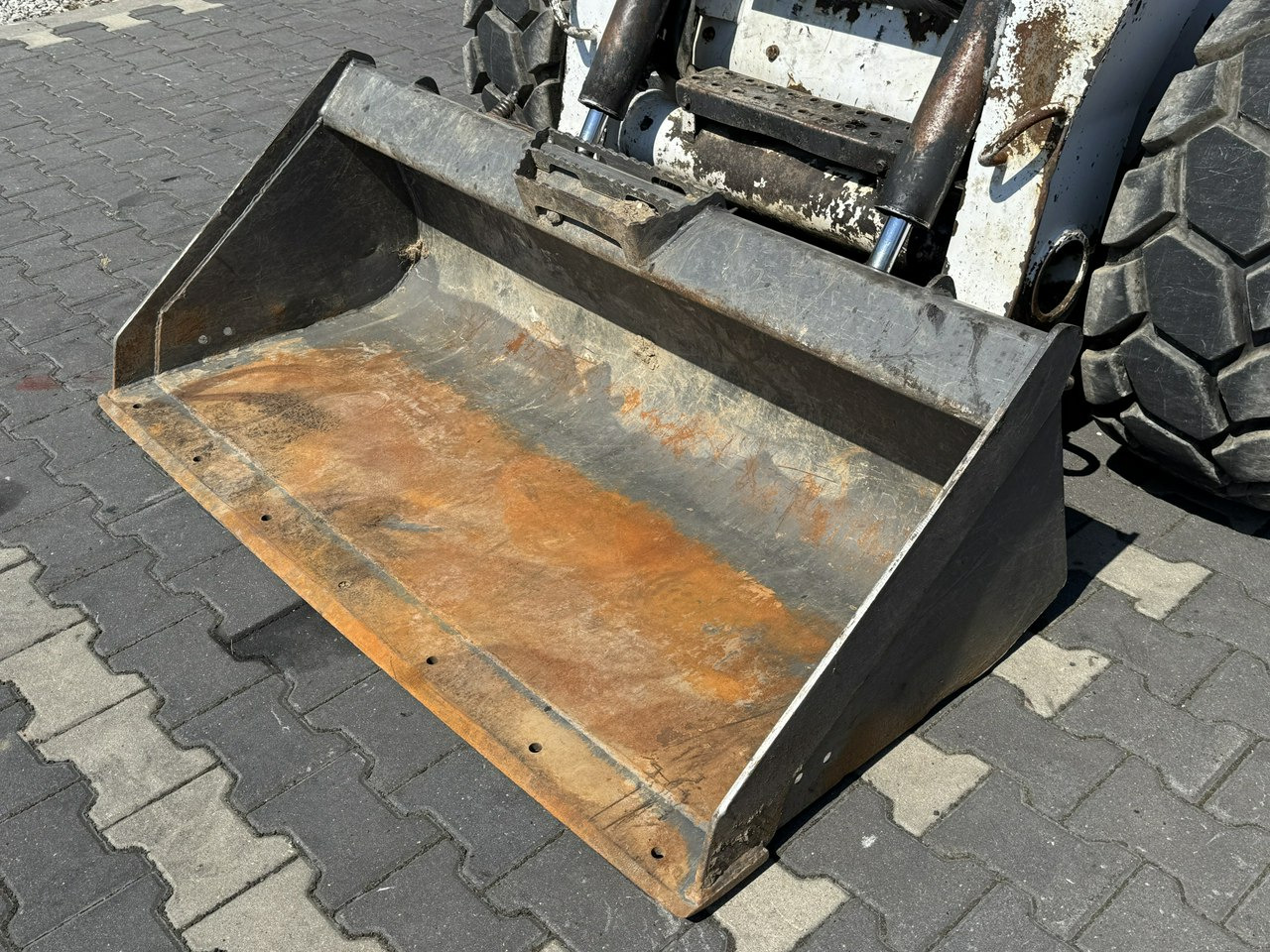 Bobcat S300 Joystick Mini Ładowarka Waga 3692kg - Mini pá carregadora: foto 2 Bobcat S300 Joystick Mini Ładowarka Waga 3692kg - Mini pá carregadora: foto 2