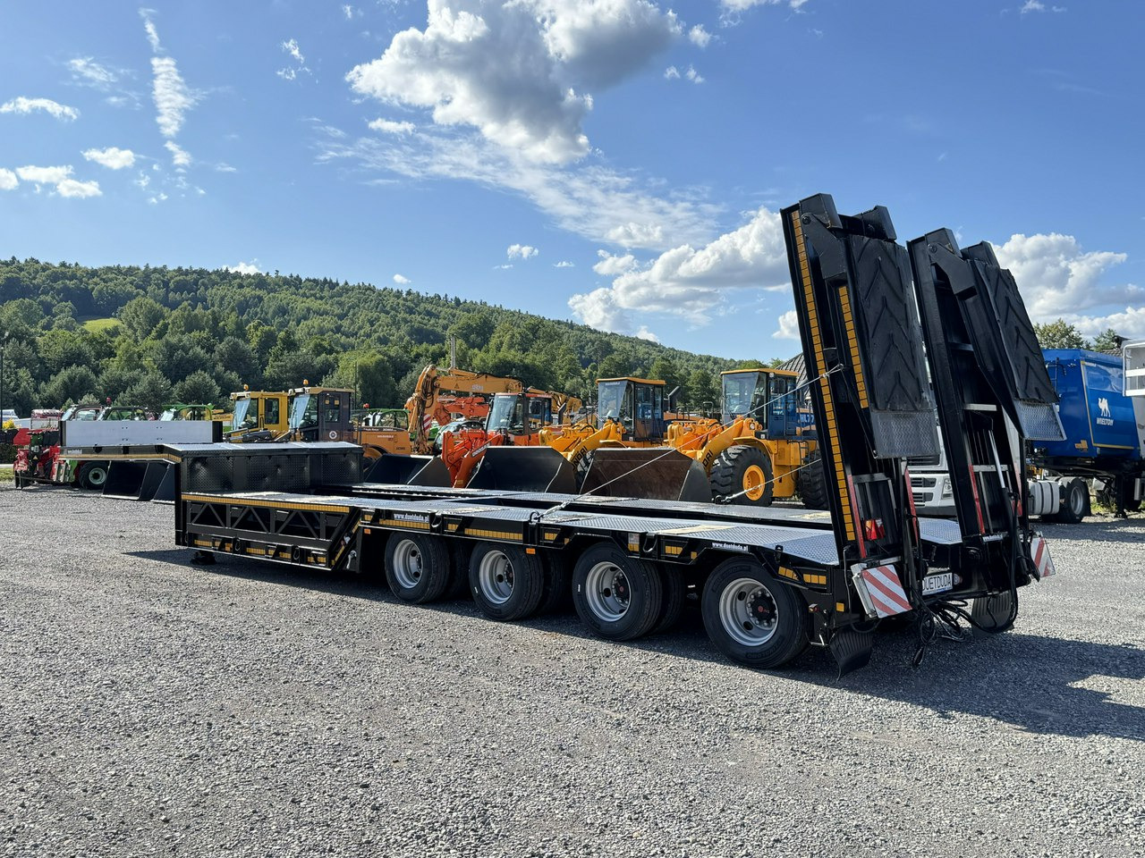Bodex 4 osiowa NN4J Niskopodwoziówka Niskopodwozie Nowe Opony - Semi-reboque baixa: foto 4 Bodex 4 osiowa NN4J Niskopodwoziówka Niskopodwozie Nowe Opony - Semi-reboque baixa: foto 4