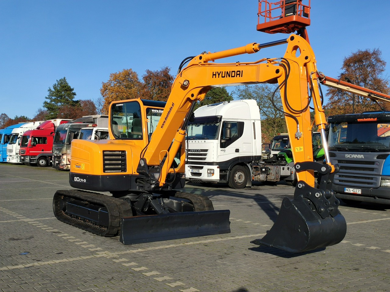 Hyundai ROBEX 80CR-9 2013r 8,3 tony - Escavadora de rastos: foto 1 Hyundai ROBEX 80CR-9 2013r 8,3 tony - Escavadora de rastos: foto 1