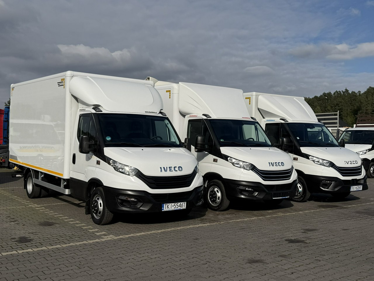 Iveco Daily 35C14 - Carrinha de contentor: foto 1 Iveco Daily 35C14 - Carrinha de contentor: foto 1