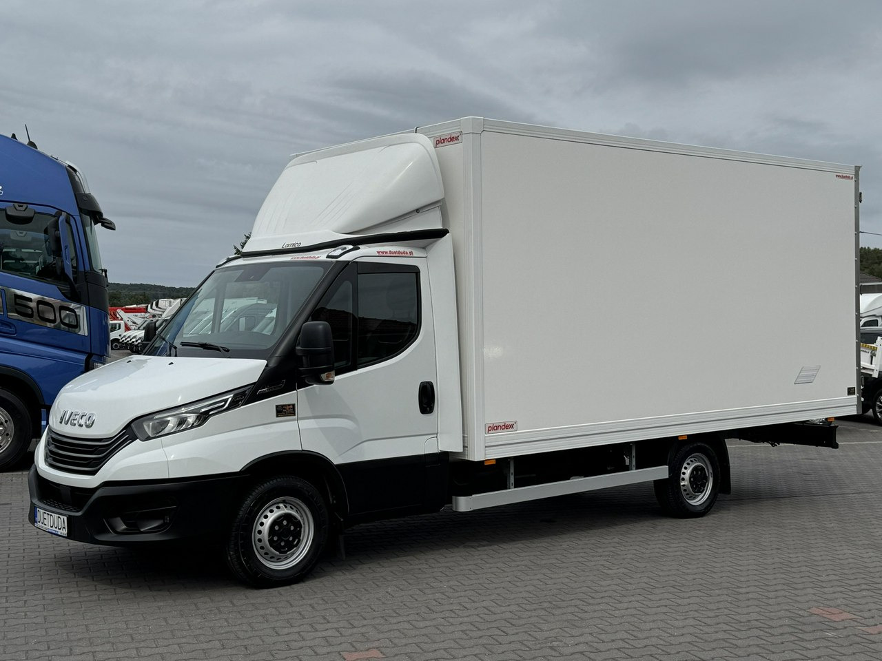 Iveco Daily 35S18 H - Carrinha de contentor: foto 2 Iveco Daily 35S18 H - Carrinha de contentor: foto 2
