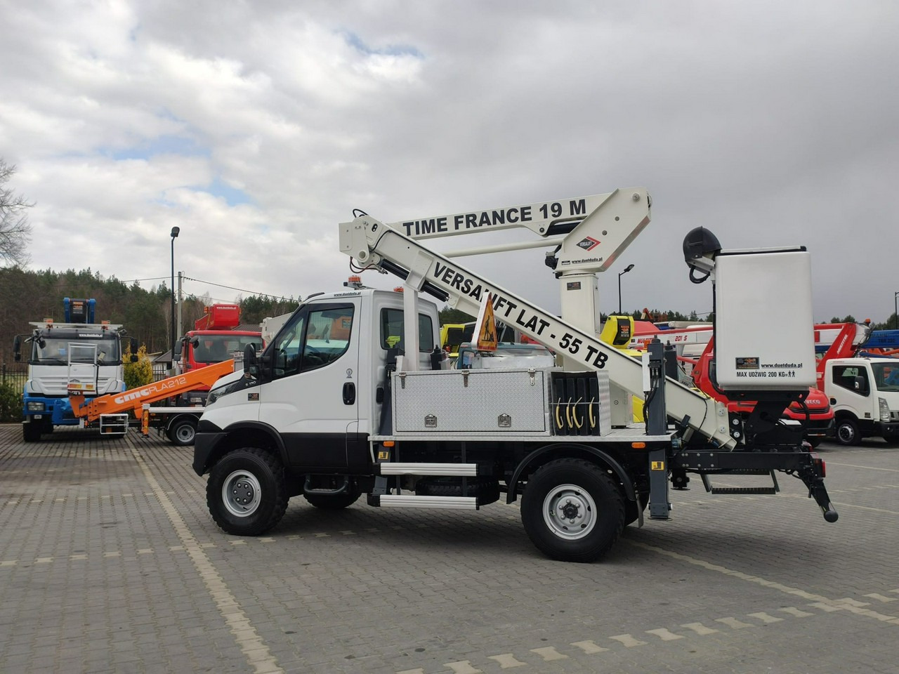 Caminhão com plataforma aérea Iveco Daily 55S17W 4x4 Zwyżka 19m Versalift Lat 55 TB Time France: foto 16