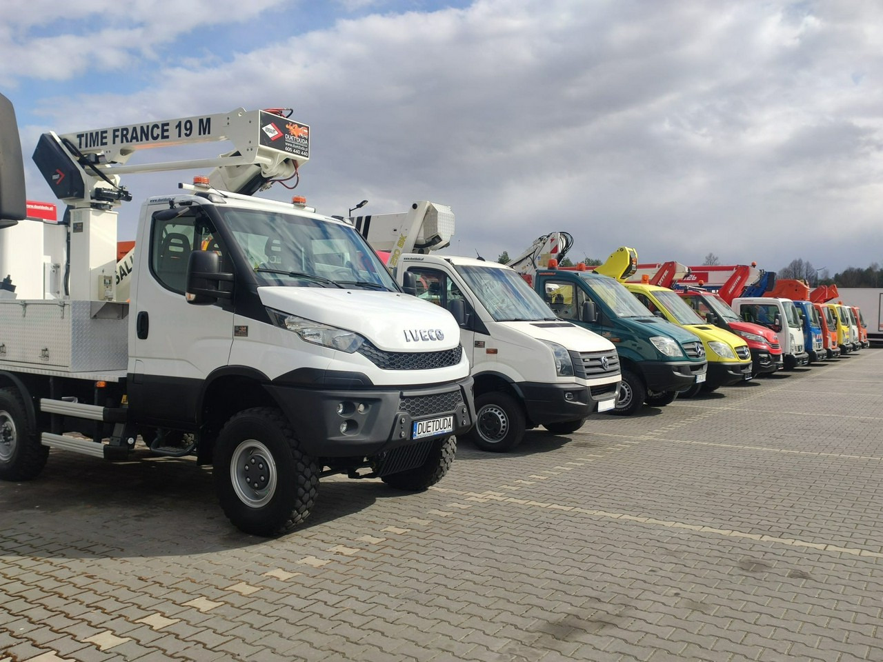 Caminhão com plataforma aérea Iveco Daily 55S17W 4x4 Zwyżka 19m Versalift Lat 55 TB Time France: foto 15