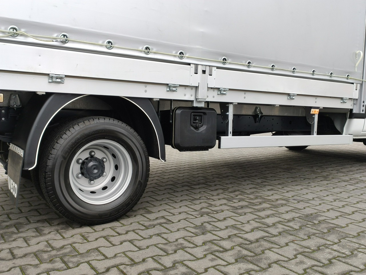Carrinha de lona Iveco Daily 70C17 Firana Tył Drzwi Zadbany w Pełni Sprawny Super Stan: foto 7