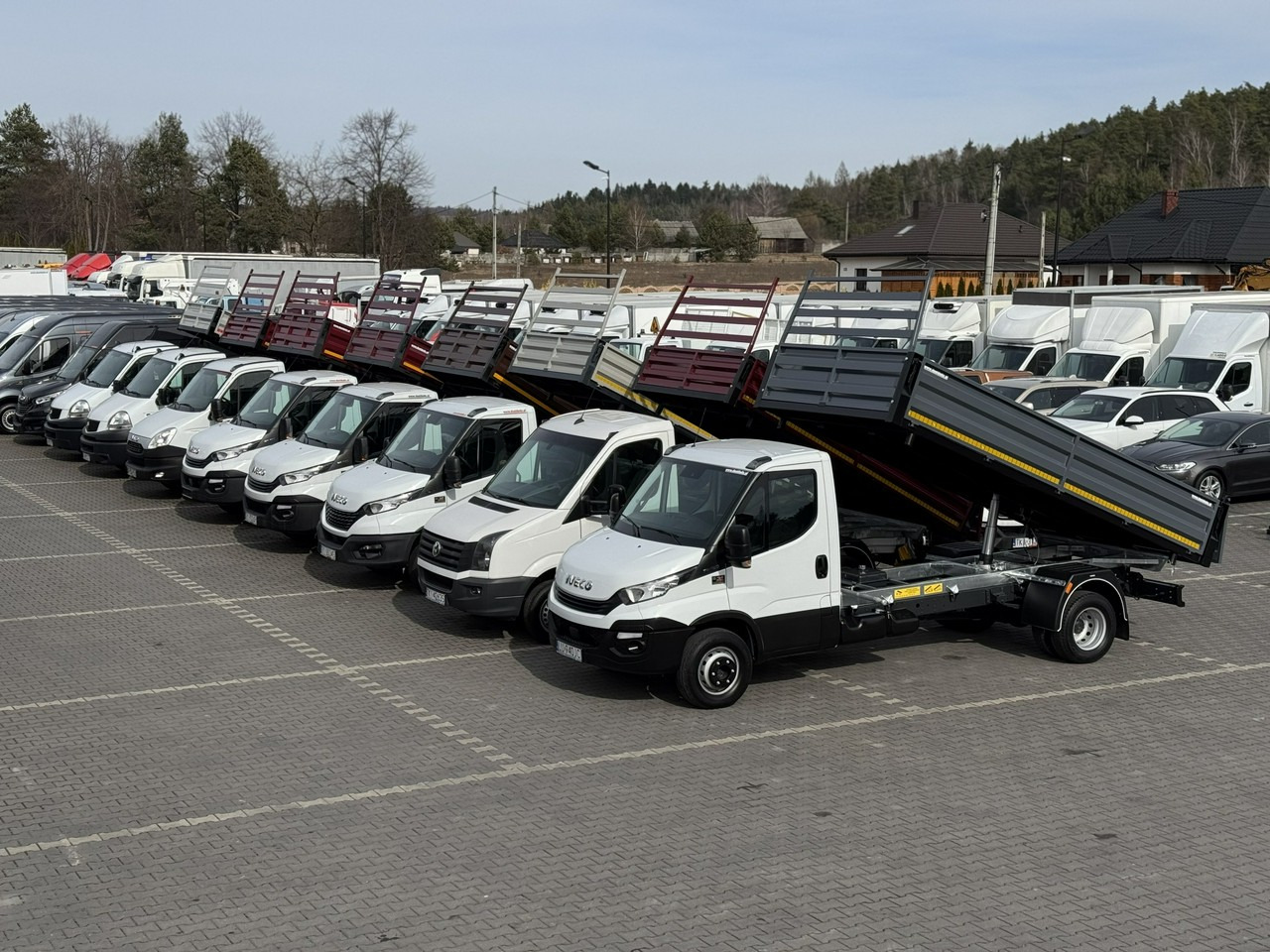 Iveco Daily 70C18 V H (72C18) Wywrotka 3-stronna Nowa Zabudowa - Camião basculante: foto 1 Iveco Daily 70C18 V H (72C18) Wywrotka 3-stronna Nowa Zabudowa - Camião basculante: foto 1